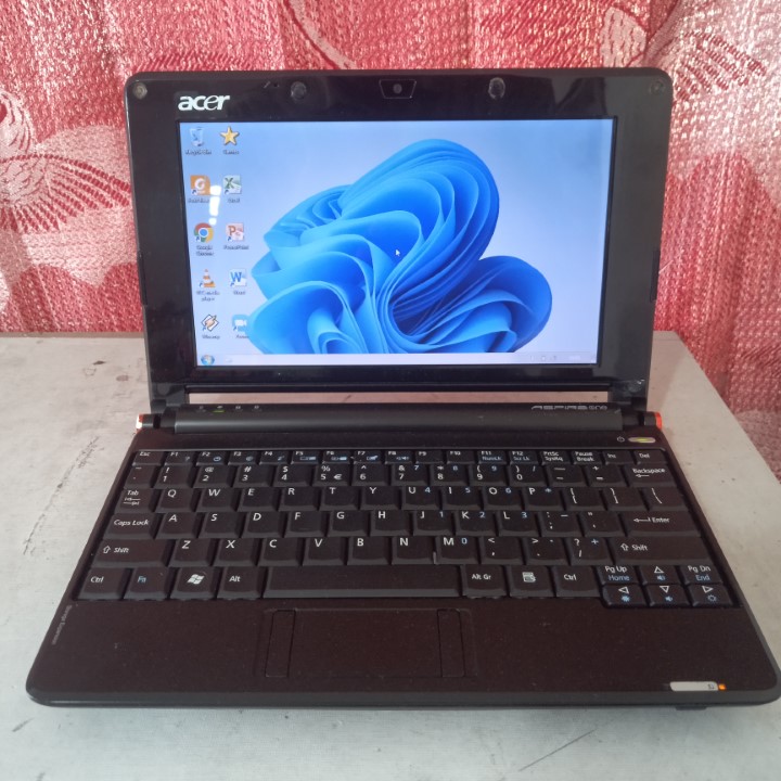 4 Notebook Acer Aspire One AOA150 ZG5 Layar 10 inch Intel Atom N270 | Gambas